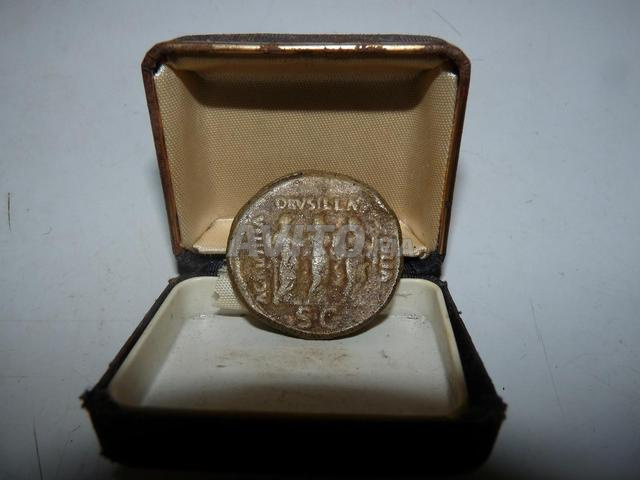 Pièce de monnaie très ancienne Caligula - 2