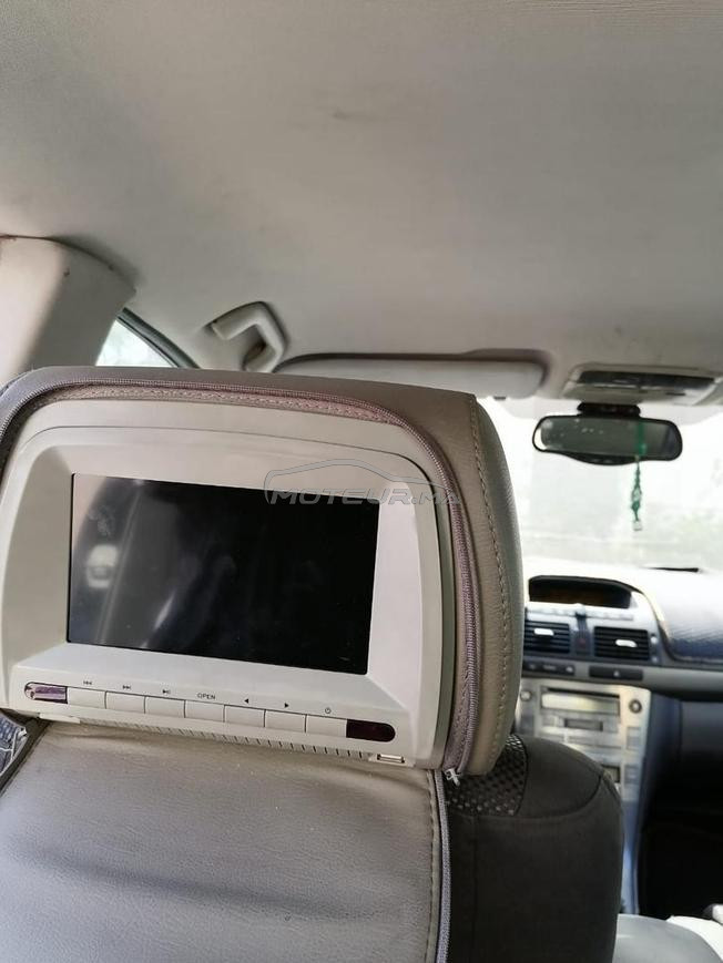 toyota avensis essence