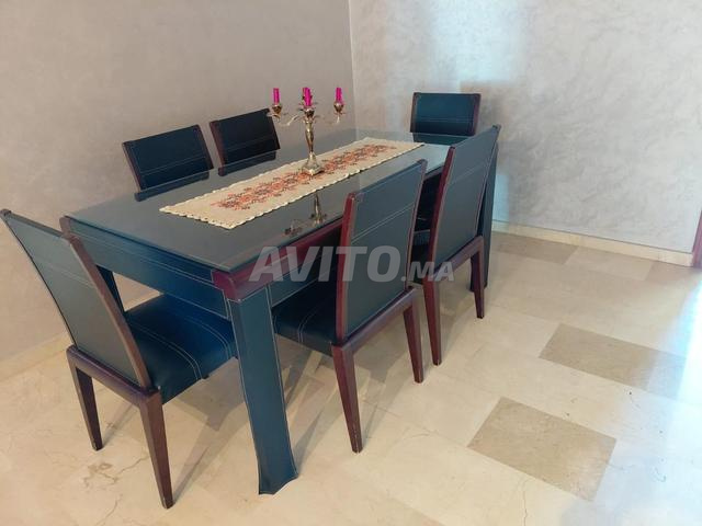 Table & chaises