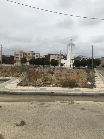 بقعة أرضية تجارية بمساحة 334 متر مربع - 2