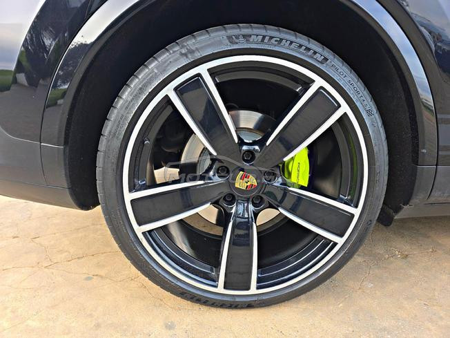 Porsche cayenne Carbon Edition V6 462 hp hybrid 