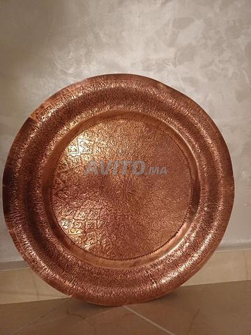 صينية نحاسية منقوشة يدويًا تحفة مغربية أصلية