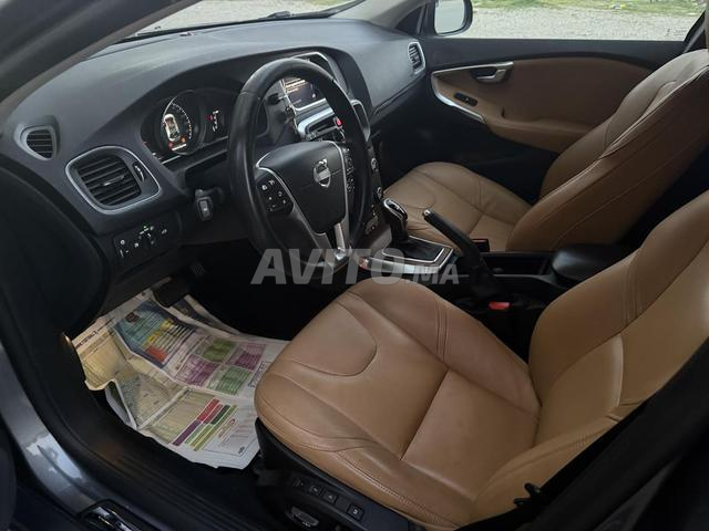 Volvo v40 d2 - 2