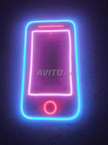 Décor LED Néon Smartphone Couleurs 40cm x 22cm - 2