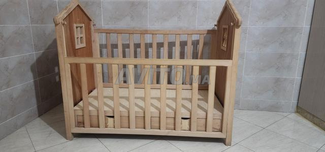 Lit bébé en bois - 2