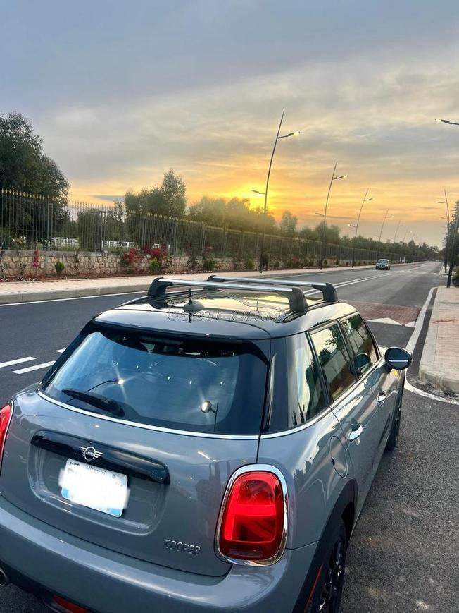 À vendre  Mini Cooper  5 Portes