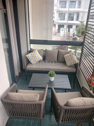 Fauteuil, 2 chaises et une table très bon état