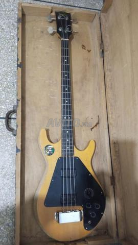 Guitare basse et accessoires