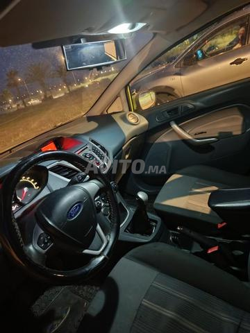 FORD FIESTA ESSENCE - 2