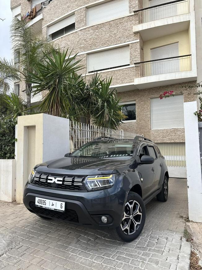 Dacia duster automatique 2023 sans ad bleu 