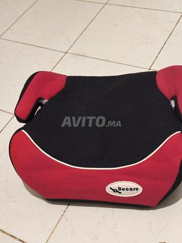 Chaise voiture pour enfant neuf marque signé