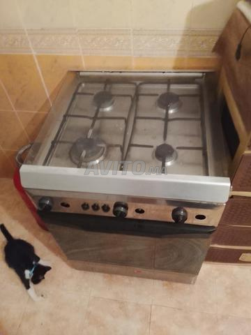 Une cuisinière Mixte - 2