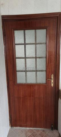 Porte en bois résistante | باب خشبي عملي ومتين