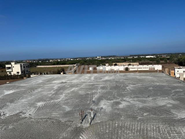 Ferme 8000 m² avec villa, maison, hangar et étable
