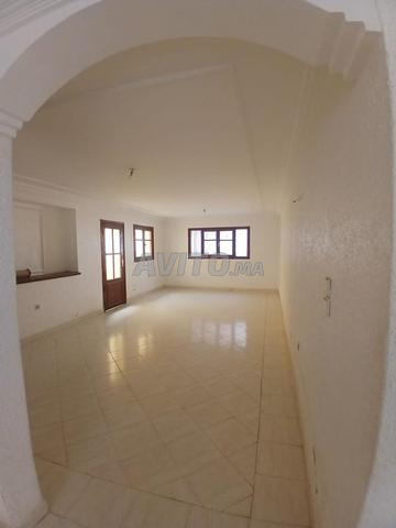 Location étage villa spacieuse avec jardin