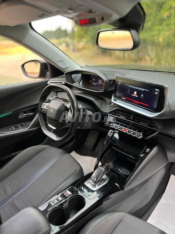 Peugeot 2008 Diesel Automatique 2023 à Salé - 2