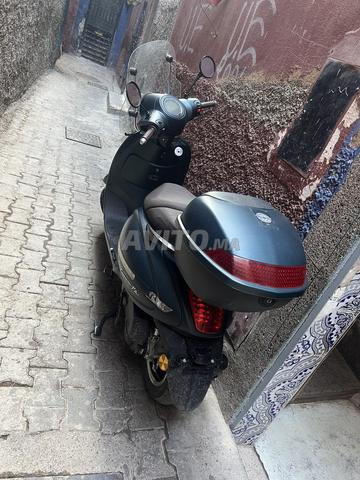 Moto scooter 49 cc modèle 2025/07 - 2