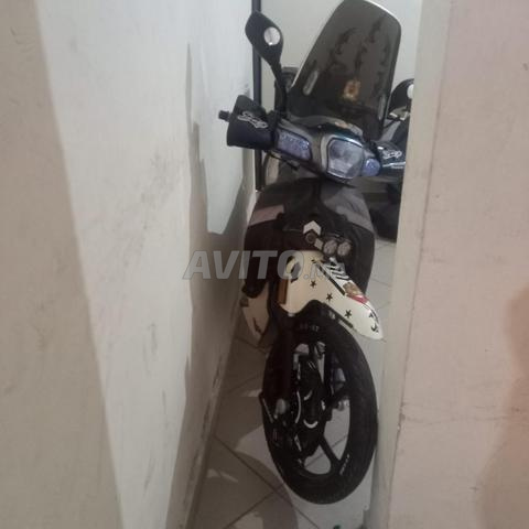 Moto de marque BUZZ - 2