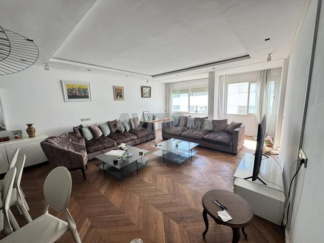 Appartement à vendre 138 m² à Rabat