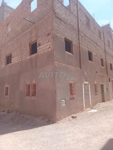 منزل مرخص مع كراج كبير للبيع - 2