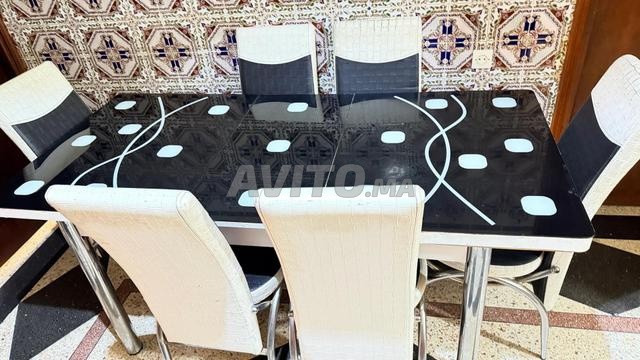 طاولة طعام