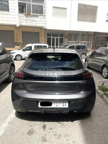 Peugeot 208 Diesel Manuelle 2022 à Tétouan - 2