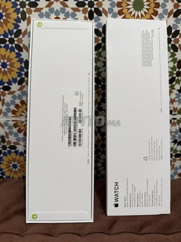 Apple Watch SE (2 Generations) Neuf Boîte fermée - 2