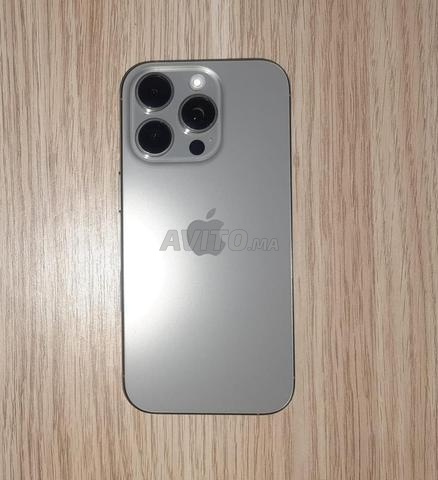 iPhone 16 Pro 128Go eSIM État batterie 100% d'origine