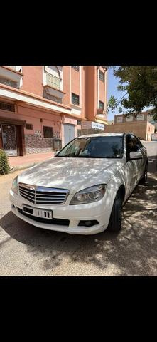 مرسيدس بنز 220 ديزل أوتوماتيك 2010