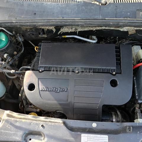 Pièces de rechange de voiture à vendre à Sidi Slimane Moteur MultiJet