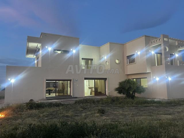 Villa à vendre de 4140 m² terrain R+3 - 2
