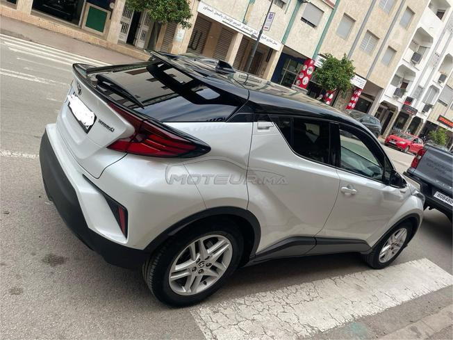 Toyota CHR premiere main tres bon etat