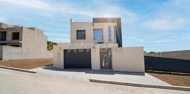 Somptueuse villa à vendre à Malabata Hills. 330 m²