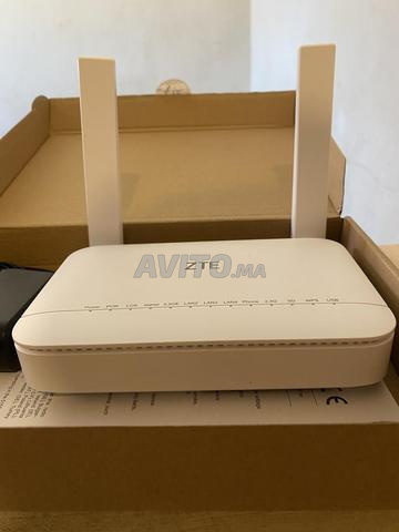 Routeur point d'accès ZTE ZXHN F67.5 WiFi 7 - 2