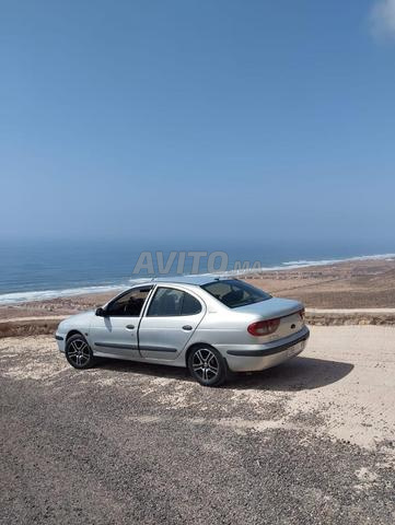رينو ميجان ديزل يدوي 2002 في تزنيت - 2