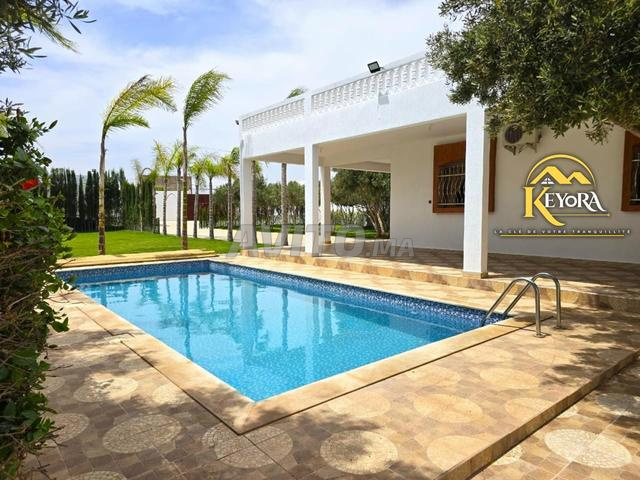 Villa privée 3600m² piscine jardin et mini-ferme - 2