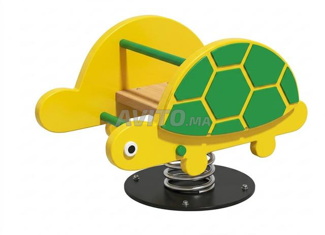 Les jeux sur ressort en bois (tortue, étoile ...)