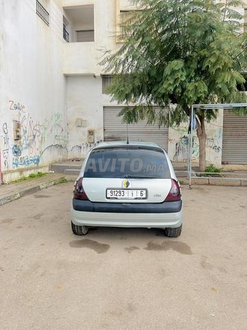 Clio 2 Modèle 2003 Essence ⛽️ - 2