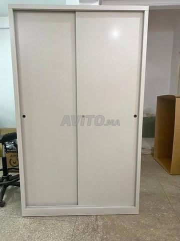 Armoire métallique à porte coulissante / Vestiaire - 2