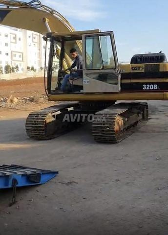 كراء حفارات CAT 320 / 318 لجميع أشغال الطرقات - 2