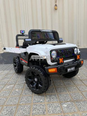 سيارة تويوتا كهربائية 4x4 12 فولت - 2