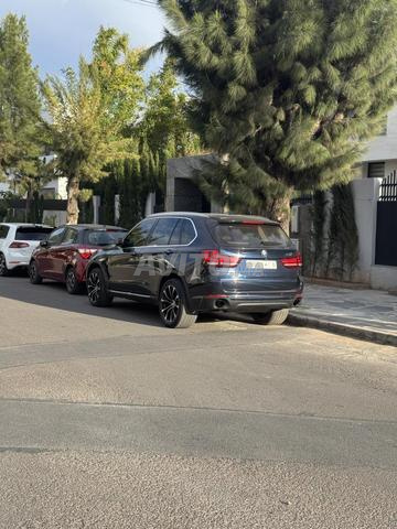 BMW X5 Xdrive 2.5 بحالة ممتازة - 2