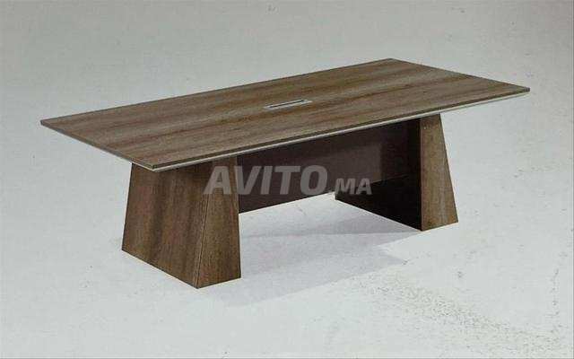 Table de réunion d'entreprise / vestiaire