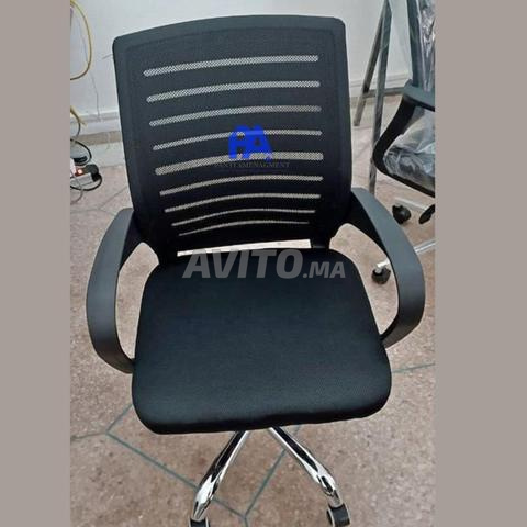 Chaise moderne fonctionnelle / vestiaire - 2