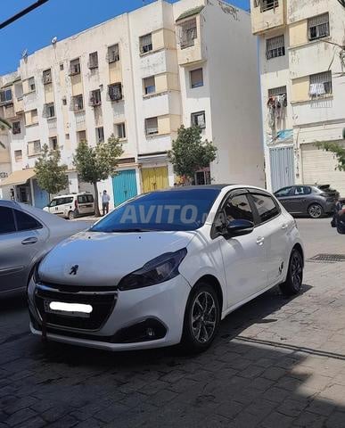 Peugeot 208 Diesel Manuelle 2018 à Rabat - 2