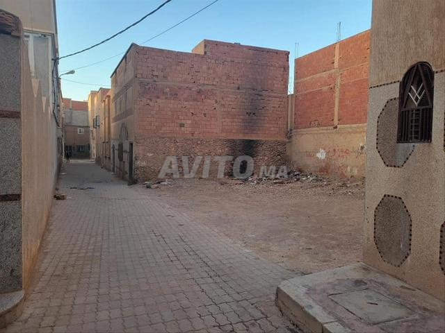 Vends lot de terrain d'une superficie de 181 m².