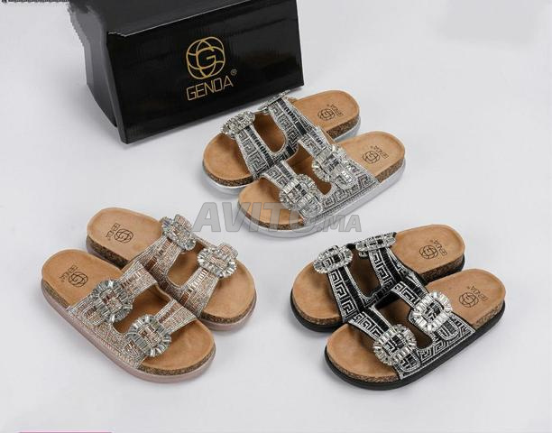 Sandales de bonne qualité et confortables