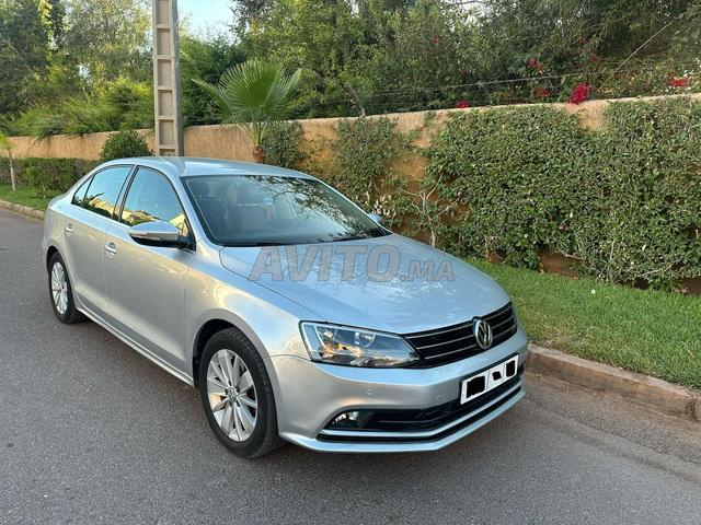 Volkswagen Jetta - 2