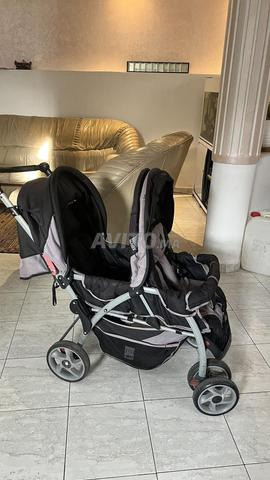 Poussette double pour jumeaux