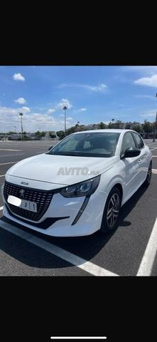 Peugeot 208 Diesel Manuelle 2024 à Rabat